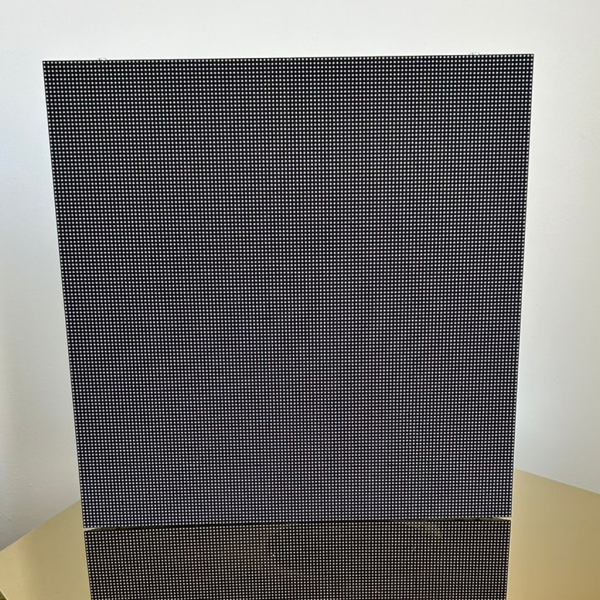 Pantalla LED Recta P3.91 Outdoor – Black Pro Series (Gabinete 500×500mm)