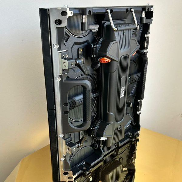 Pantalla LED Recta P3.91 Outdoor – Black Pro Series (Gabinete 500×500mm)